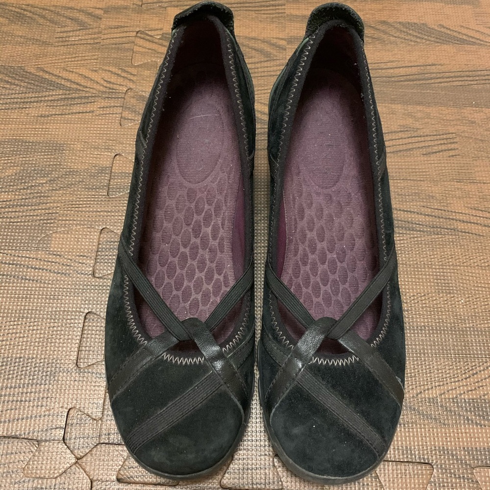 2/$10 Short Black Heels US 6.5